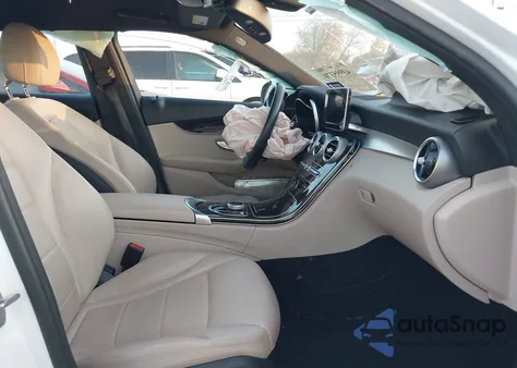 2018 Mercedes-Benz C 300 из США, поврежденный, VIN 55SWF4JB1JU237310